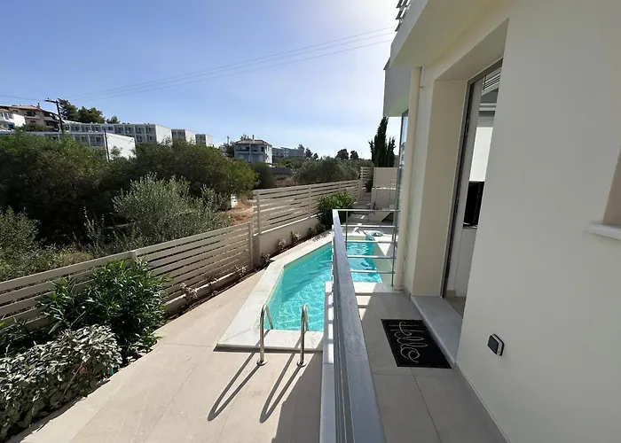 Rvg Rania House With Pool * Pórto Héli