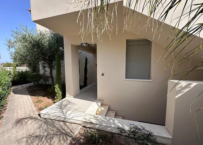 Rvg Rania House With Pool